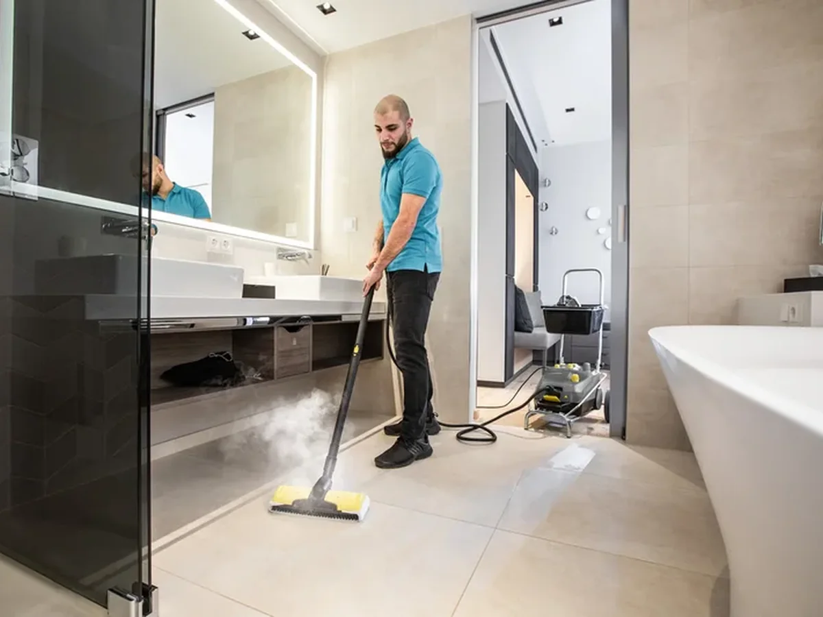 Hotel bathroom deep cleaning